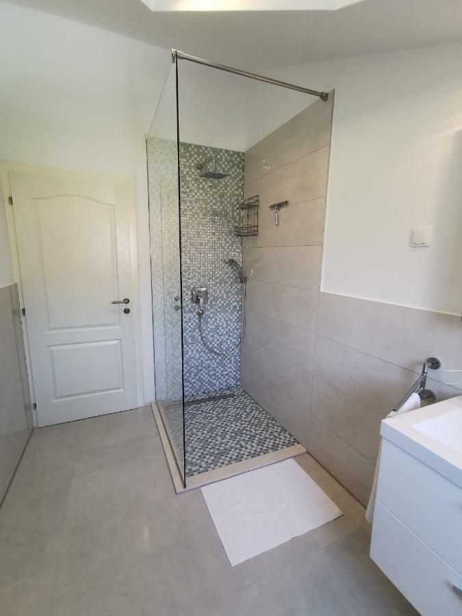 New Apartments 9 Minutes From Split Airport Kaštela Kültér fotó